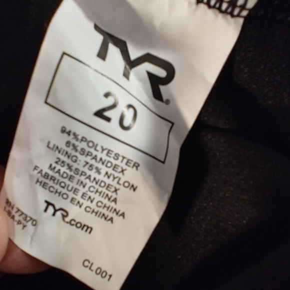 TYR Durafast Black Swimsuit One Piece Scoop Neck Center Lift Size 20 NWT - Picture 3 of 12